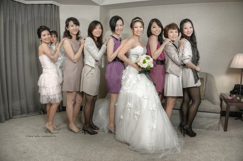 [wedding] Bride and her friends!