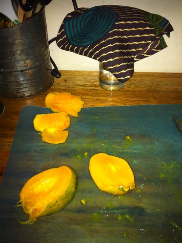 Cutting up Mangos