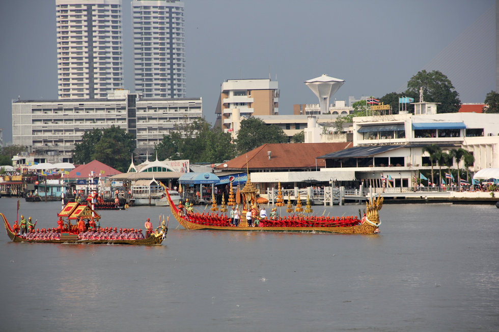 Royal Barge Anantanakkharat glides though the river