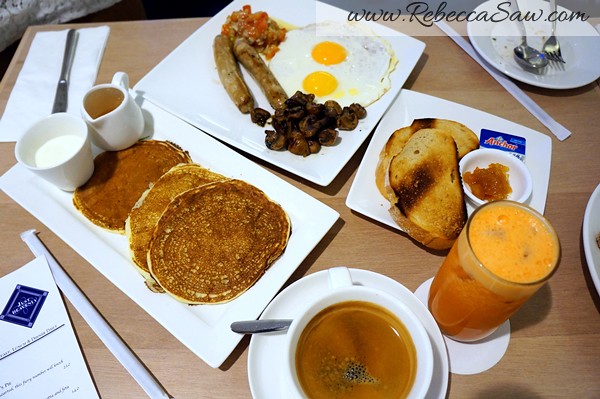 Just Heavenly Cafe - ridiculously large breakfast-006
