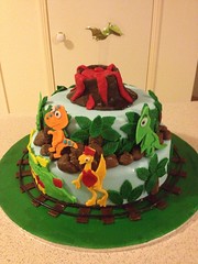Dinosaur Birthday Cake on Dinosaur Train Themed Birthday Cake