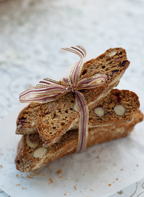 hobbit Beorn honey cakes/ey cranberry almond cantucci