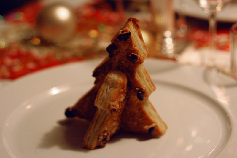 türchen 22: käse-weihnachtsbäumchen aus topfen-blätterteig