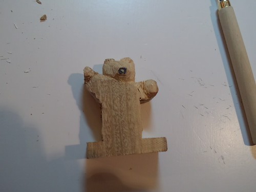 クリスマスな熊を彫刻したよ