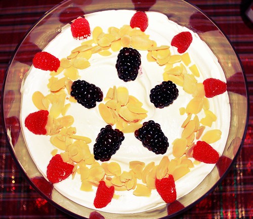 English Christmas Trifle with panettone