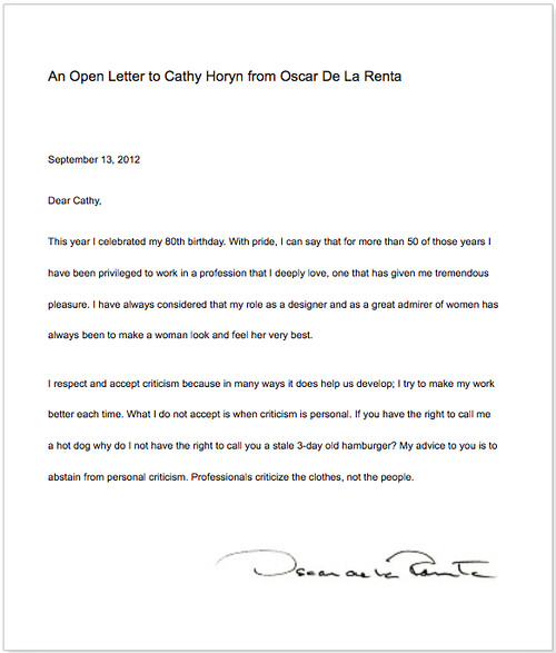 Briga em NY: Cathy Horyn, editora do The NY Times, com o estilista Oscar de La Renta. Oscar fez uma carta ofensa comprando um anuncio no NYT.