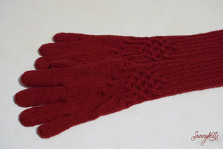 Red Knotty Gloves