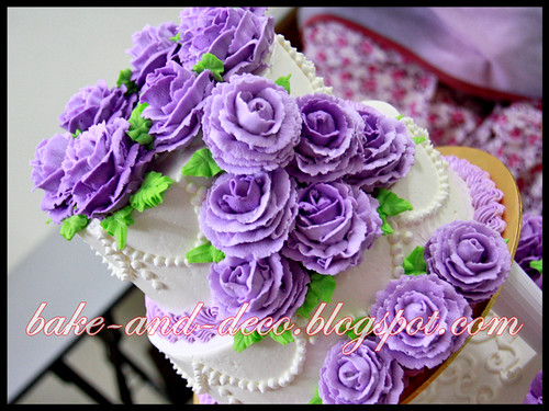 Personal Baking Class: 3 tier buttercream wedding cake + lapis cheezy + tutty fruity cream dessert ~ 19 June 2012