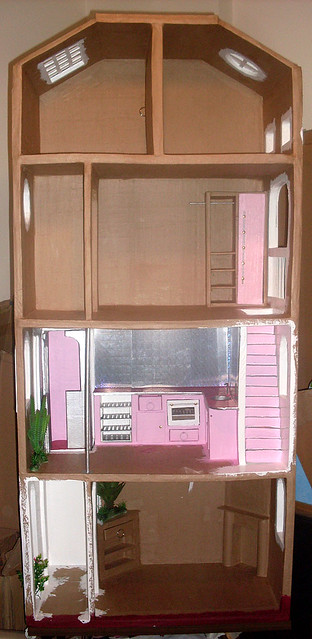 BarbieCardboardDollhouse074