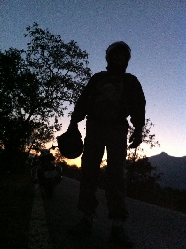 Riding in the dawn towards Hadsar fort