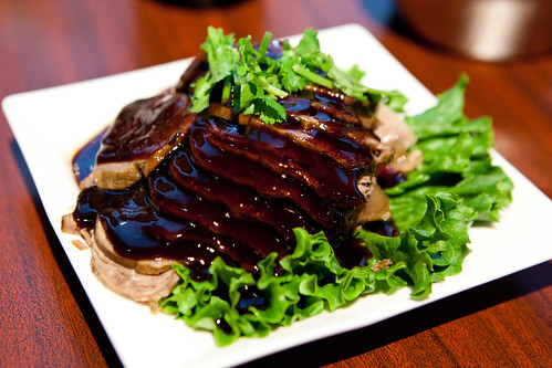 Sliced roast beef with five-spice sauce (cold appetizer; 五香牛肉)