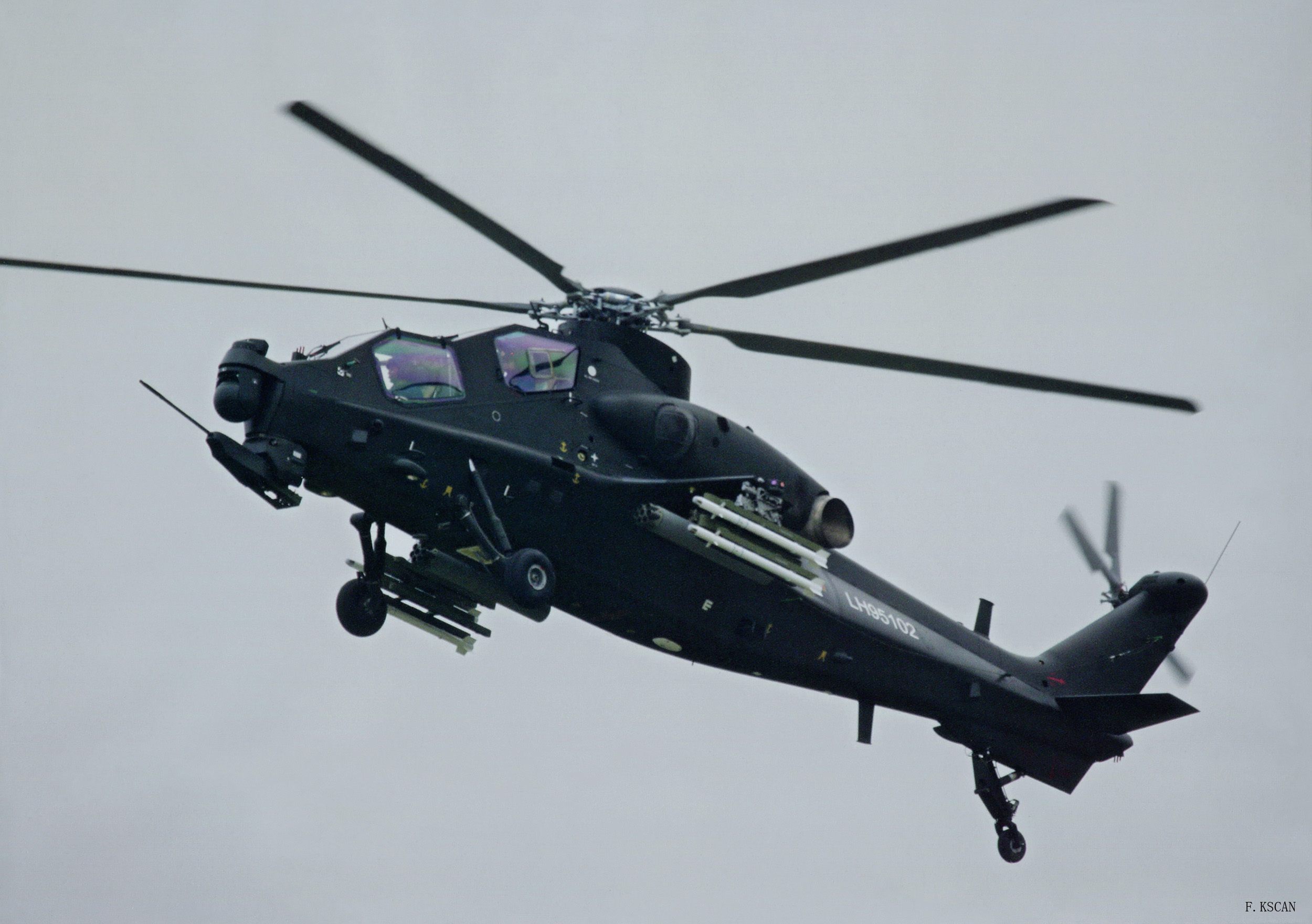 Caic Wz 10 Attack Helicopter China -2012 military Fondo de 