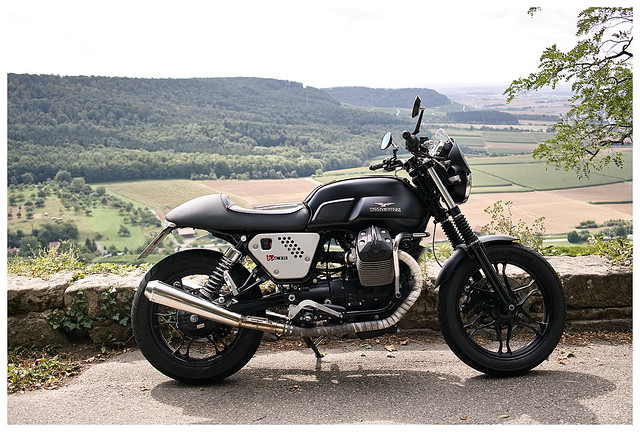 Moto Guzzi V7 Stone Cafe Landschaft