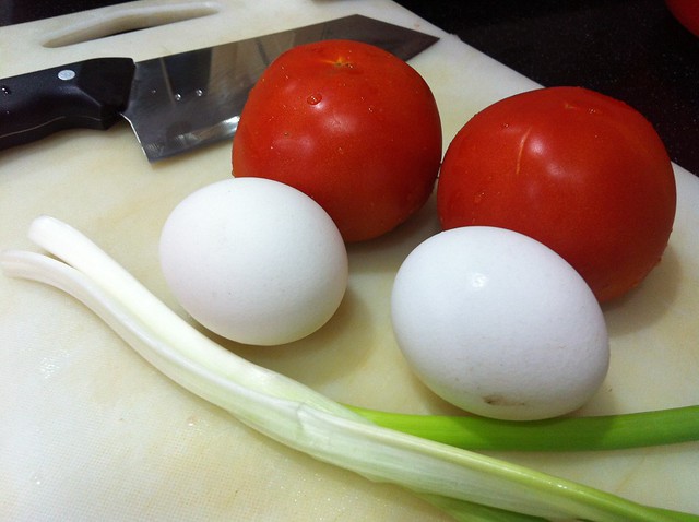 Fied tomato with eggs