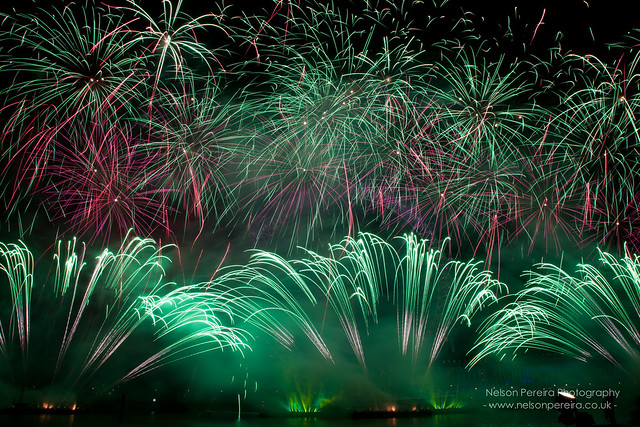 Fire works display welcomes 2013 in London