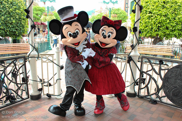 Meeting Halloween Mickey and Minnie Mouse