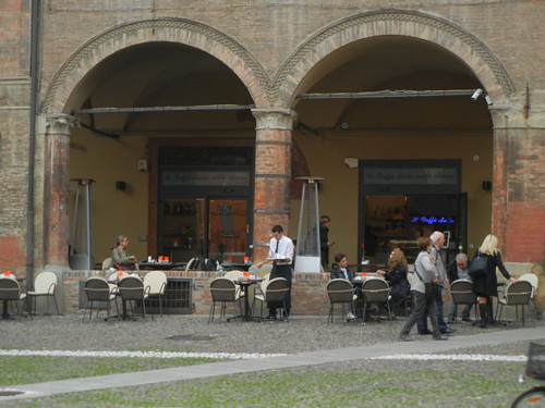 DSCN5011 _ Cafe in Piazza Santo Stefano