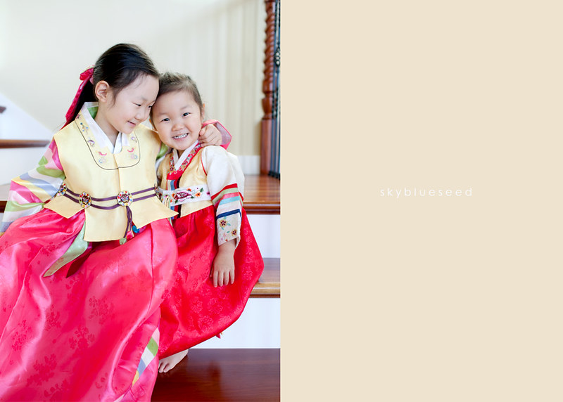 Hanbok sisters