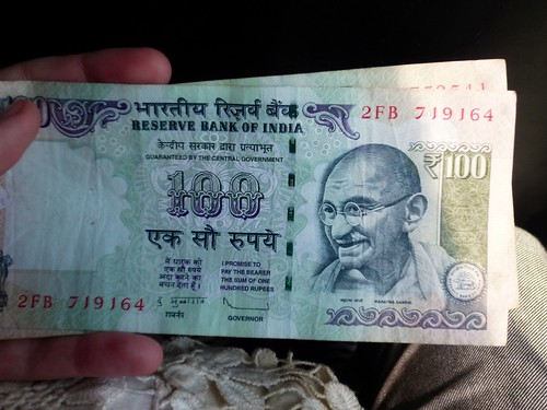 100 rupias