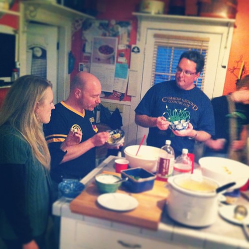 no one seems to mind our small kitchen #friends #latergram