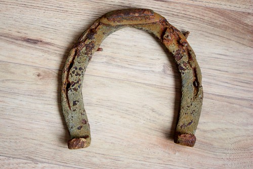 how-to-clean-an-old-horseshoe