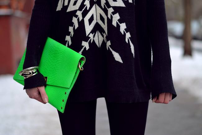 Blogger outfit: ohhandy green clutch AX Paris jumper 5