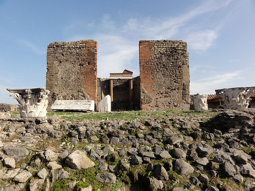 Temple of the godess Fortuna Augusta in Pompeii
