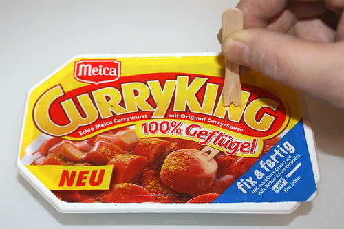 05 - Meica Curry King Geflügel - Deckel einstechen