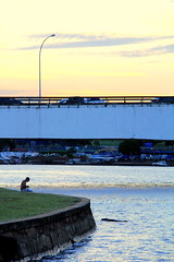 130222 - Tá no trânsito, vai pescar. Pontão Lago Sul, Brasília-DF