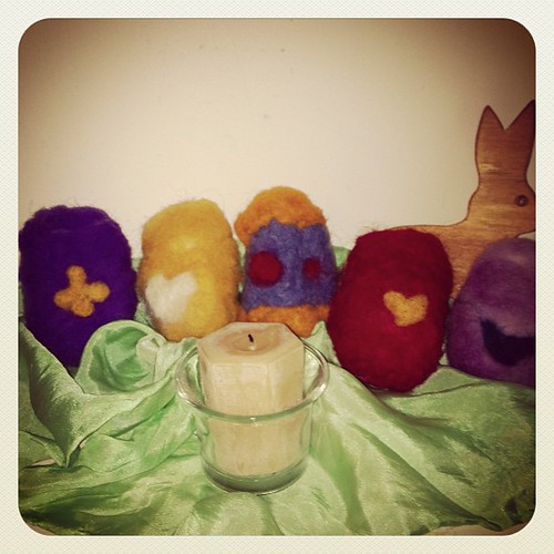 What a fun little project I made today....needle felted eggs ❤ by FuNkY MoMmY