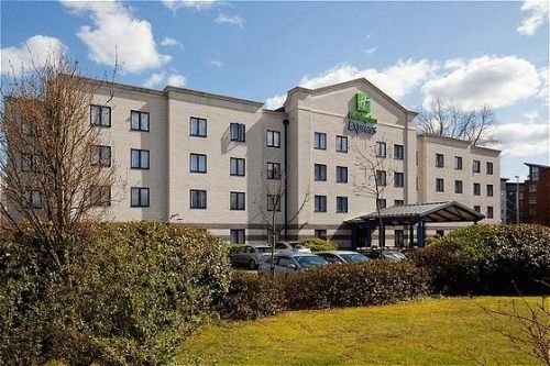 holiday_inn_express_in_poole by jaxonparker1