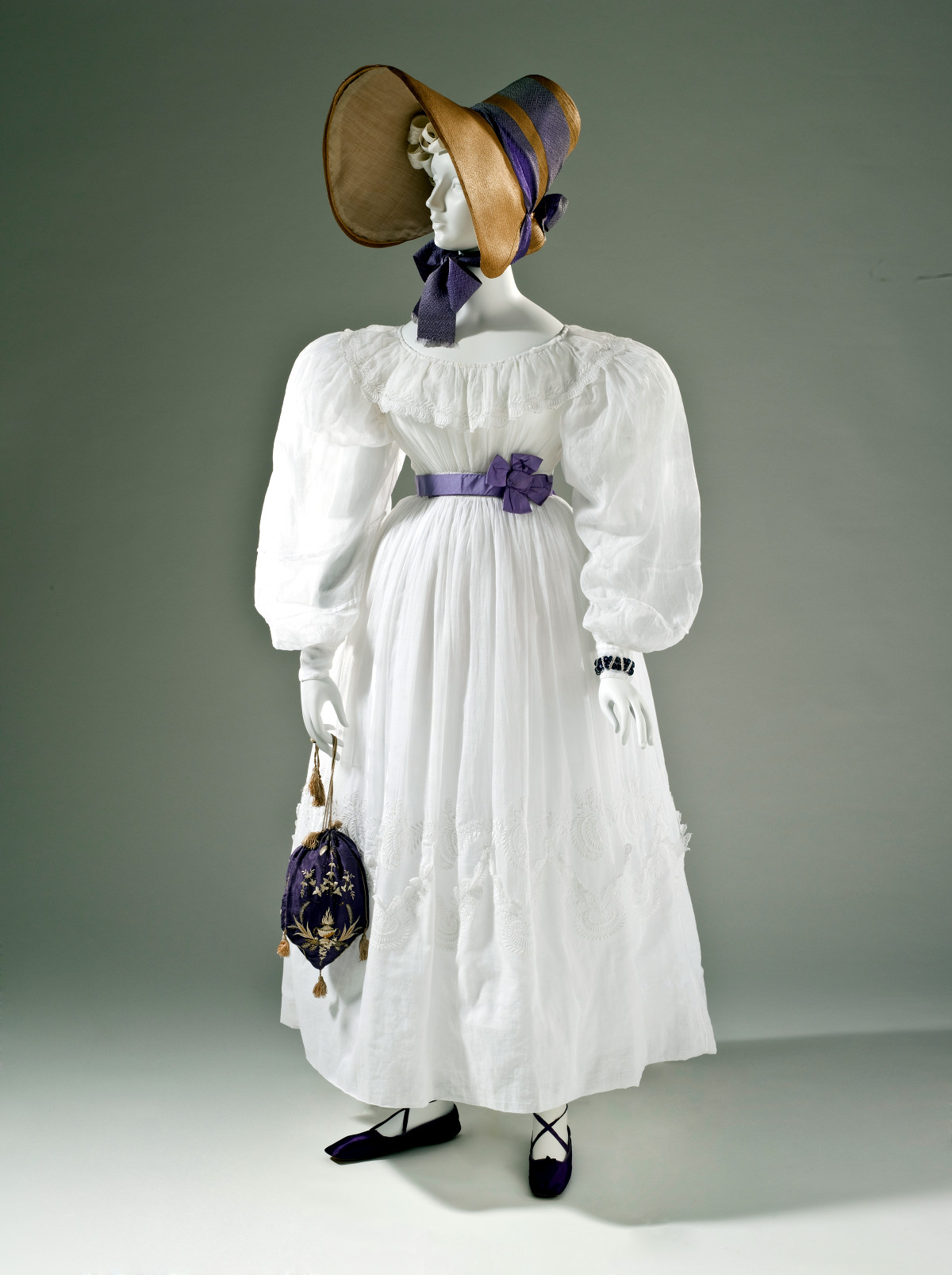 Lady from 1830 carry a French reticule handbag. LACMA