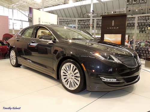 2013 Lincoln MKZ by B737Seattle