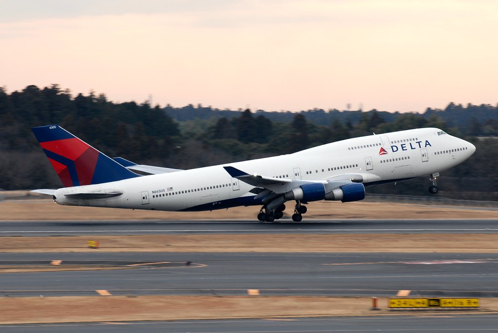 Delta 747-400 N665US