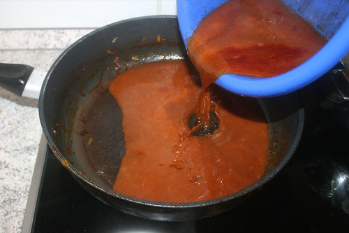 61 - Sauce zurück in Pfanne geben / Put Sauce back in pan