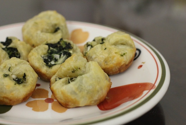 Spinach puff small by Chic n Cheap Living