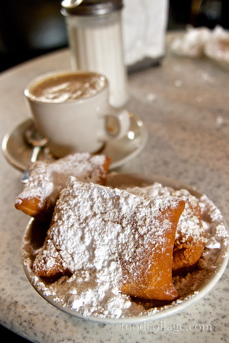 Beignet and Cafe au Lait at Cafe du Monde (New Orleans)