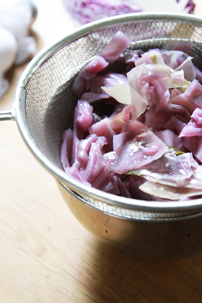 dyeing eggs with red cabbage