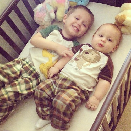 Two little babies in a crib... Hehe ;) #babygram #babies