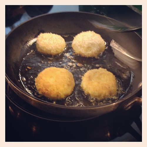 @cooksnapeatlove frying the potato cutlets stuffed with Mozzarella cheese. #latergram