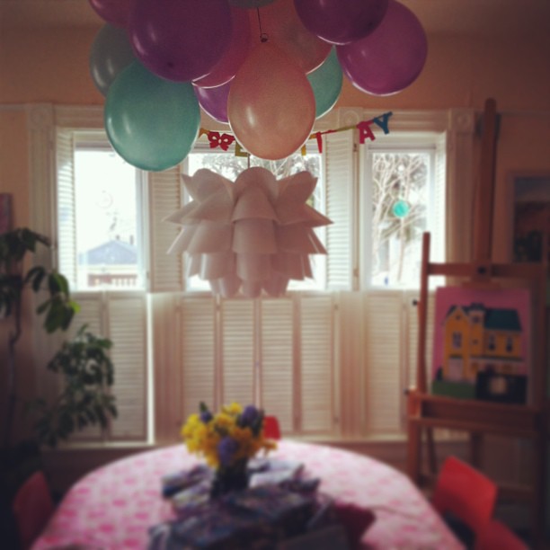 16 balloons