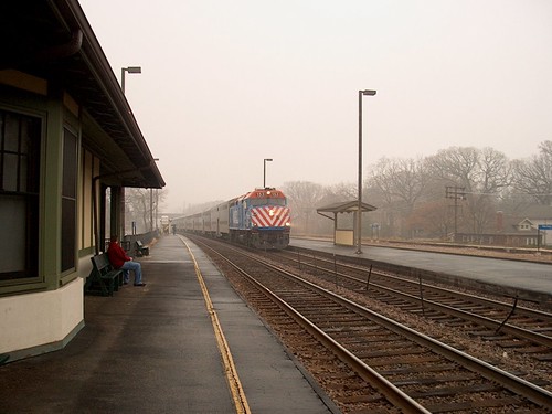 A westbound Metra express commuter train passig through the River Forest station.  River Forest Illinois.  November 2006. by Eddie from Chicago