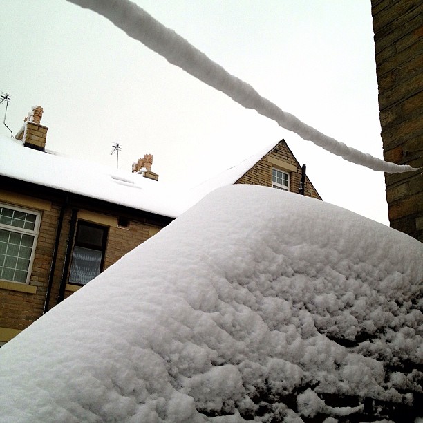 #snow #washingline #wall