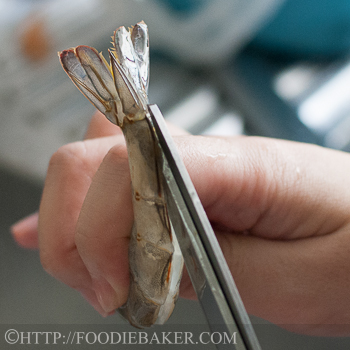 How to Peel Prawns with Kitchen Scissors