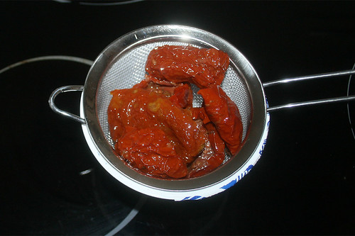 15 - Tomaten abtropfen lassen / Drain tomatoes