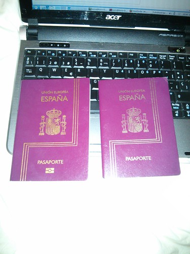 pasaporte electrónico y pasaporte normal