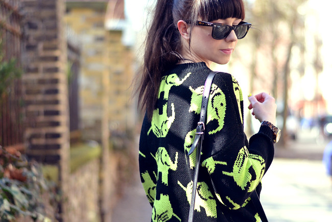 Elephant Neon Jumper Black Yellow Outfit CATS & DOGS 1