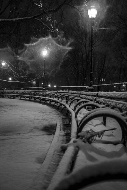 the_silence_of_snow_X100s_street_night_snow_031813_8712