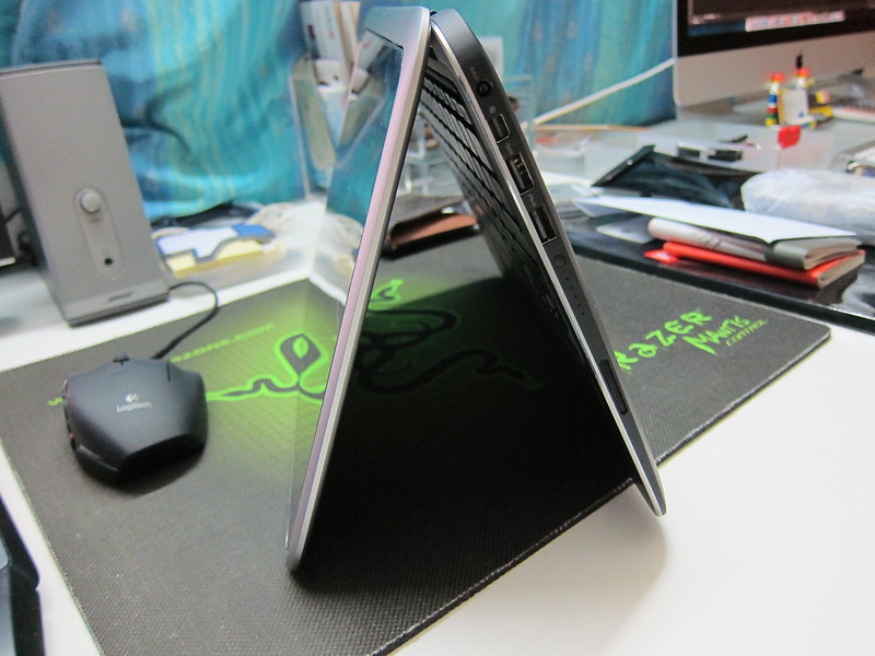 Dell XPS 12 - Inverted V Side View
