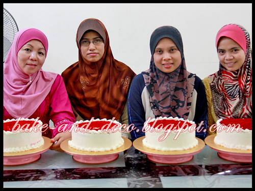 Bake & Deco Class: Red Velvet Cake (Fully Hands On) ~ 4 July 2012